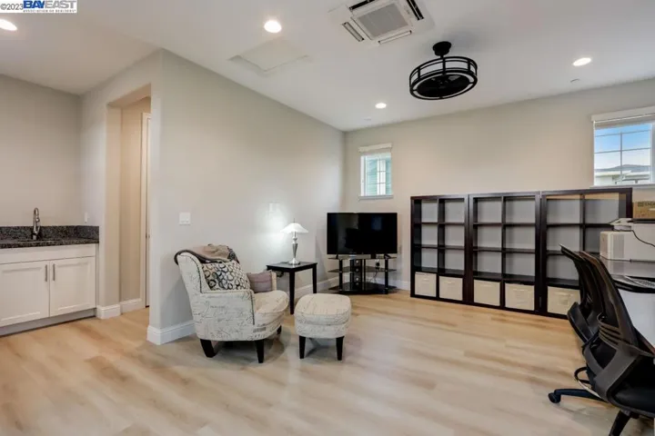 7200 Mount Veeder Rd, Dublin, California 94568