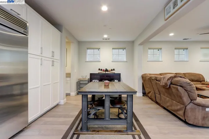 7200 Mount Veeder Rd, Dublin, California 94568