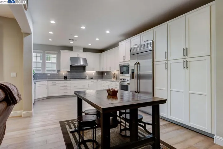 7200 Mount Veeder Rd, Dublin, California 94568