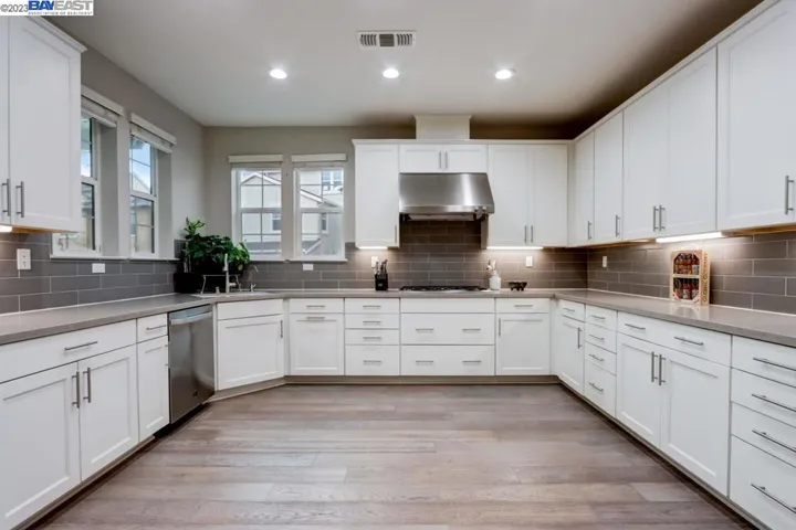 7200 Mount Veeder Rd, Dublin, California 94568