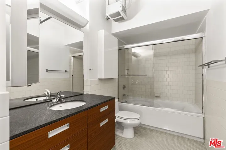 746 S Los Angeles Street 201, Los Angeles, California 90014