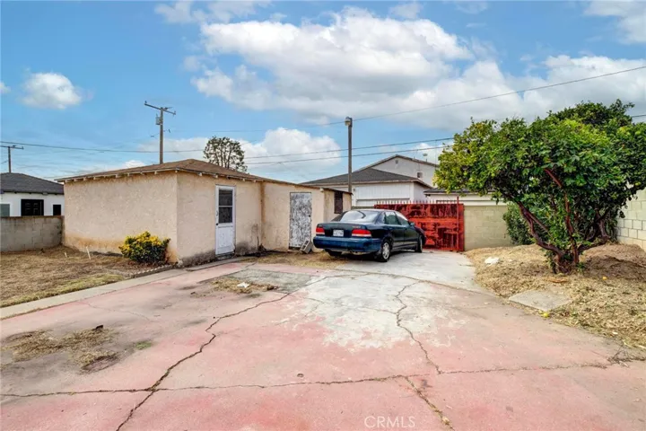 11003 Van Ness Ave, Inglewood, California 90303
