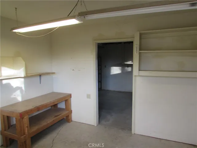 Entrance room in shed