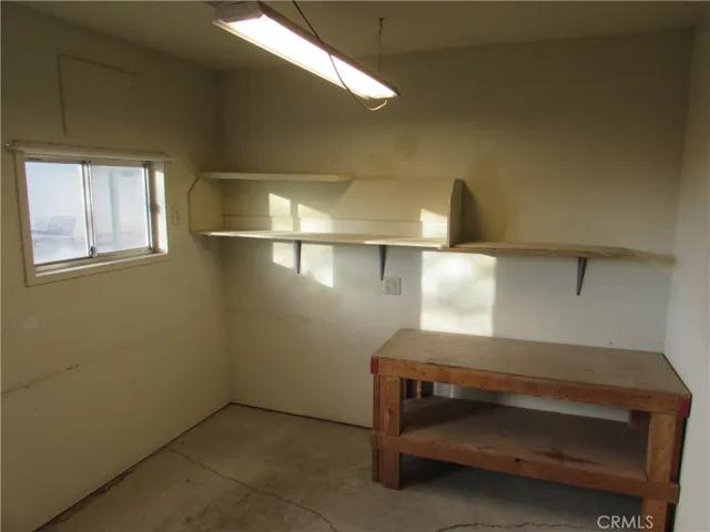 Entrance room in shed