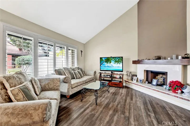 1711 Park Glen Circle C, Santa Ana, California 92706