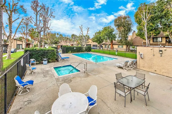 1711 Park Glen Circle C, Santa Ana, California 92706