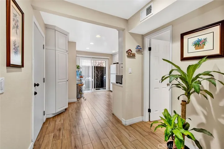 1711 Park Glen Circle C, Santa Ana, California 92706