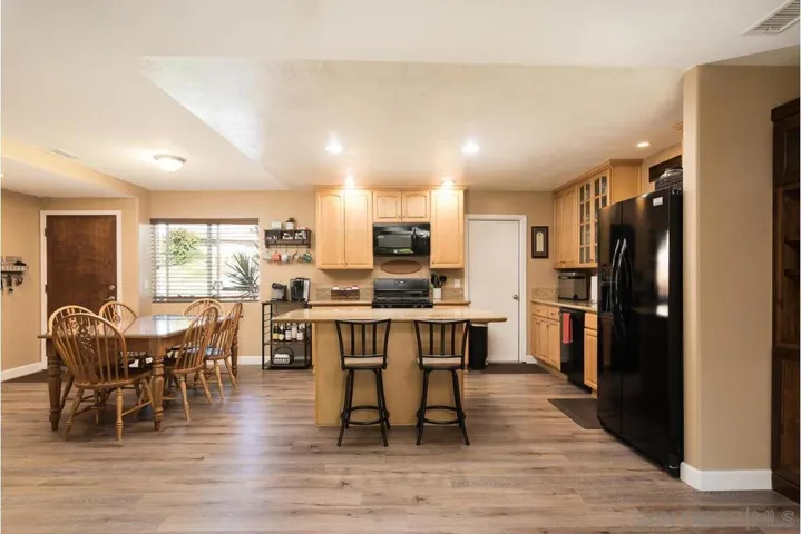 9716 Halberns Blvd, Santee, California 92071