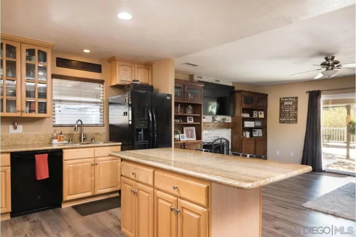 9716 Halberns Blvd, Santee, California 92071