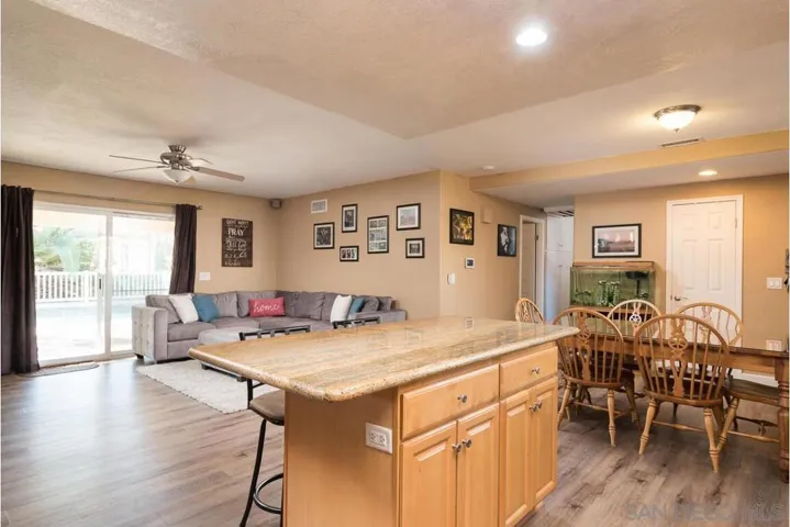 9716 Halberns Blvd, Santee, California 92071