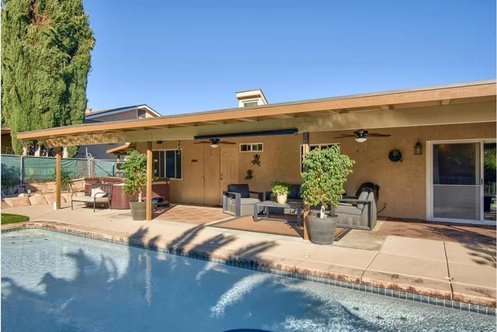 9716 Halberns Blvd, Santee, California 92071