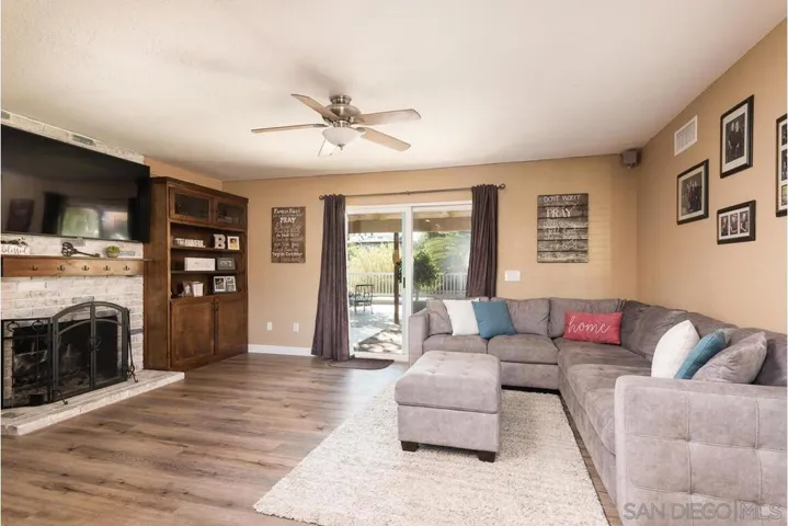9716 Halberns Blvd, Santee, California 92071