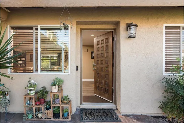 9716 Halberns Blvd, Santee, California 92071