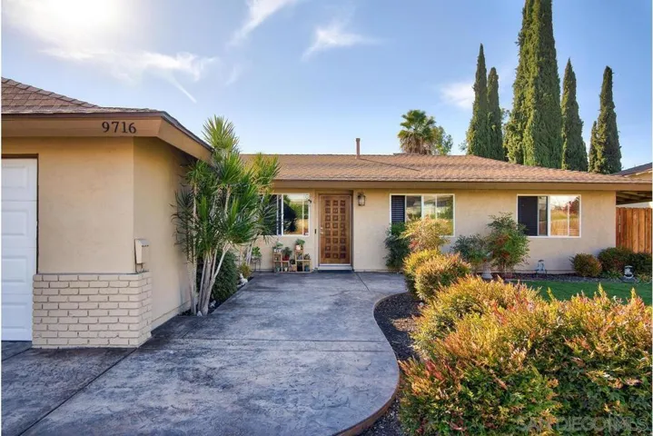 9716 Halberns Blvd, Santee, California 92071