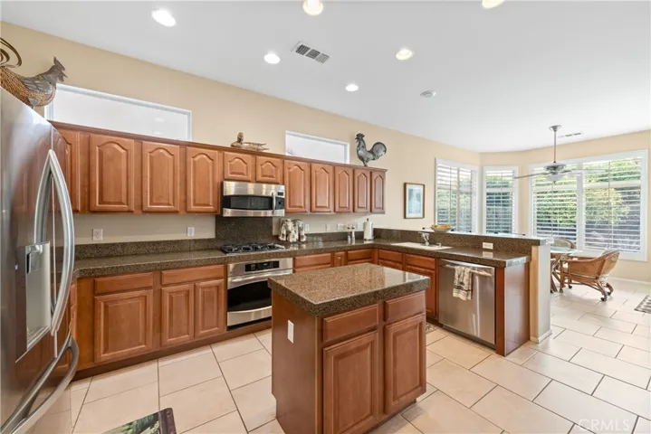High ceilings. Light and bright.
