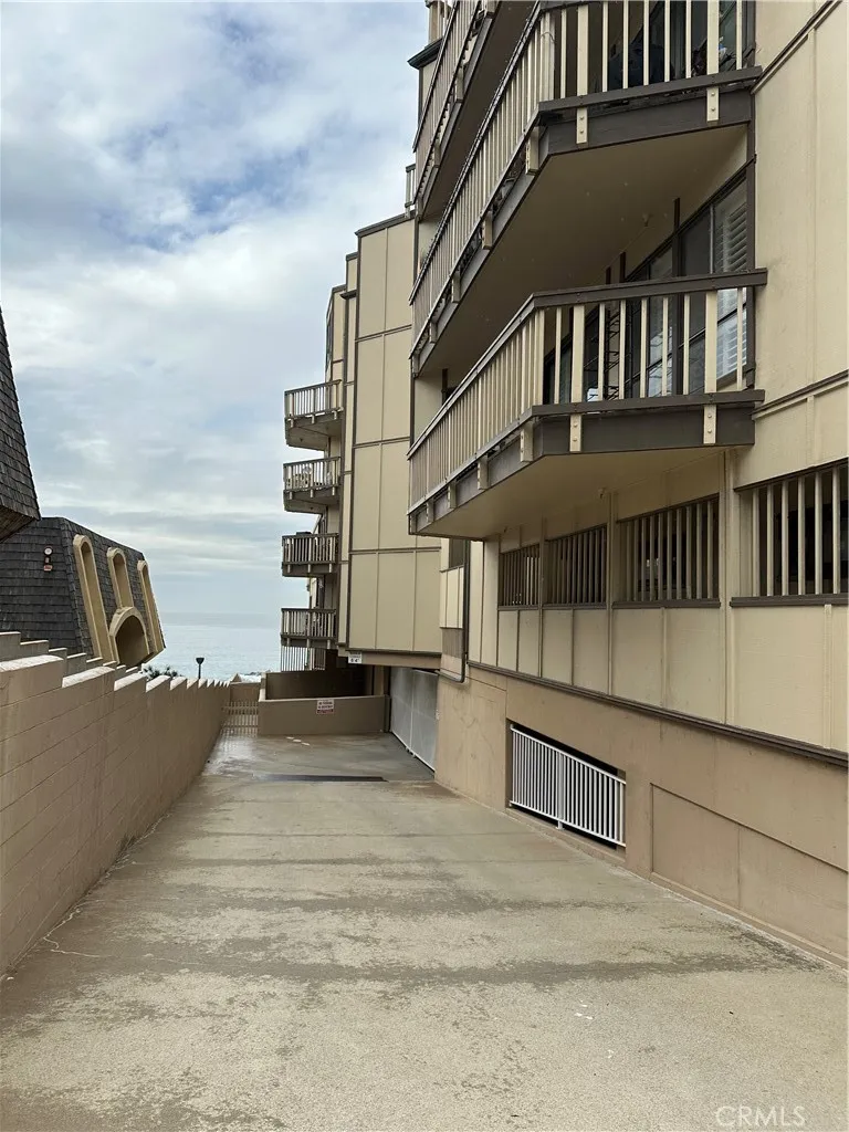 625 Esplanade Unit 4, Redondo Beach, California 90277 home-pic-32