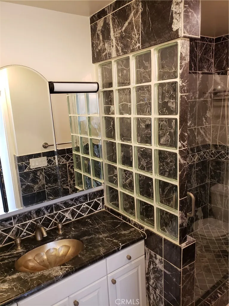 625 Esplanade Unit 4, Redondo Beach, California 90277 home-pic-18