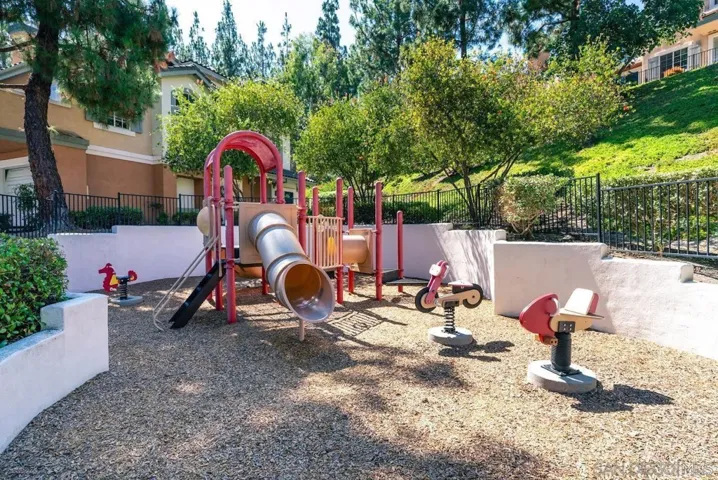 12080 Tivoli Park Row 4, San Diego, California 92128
