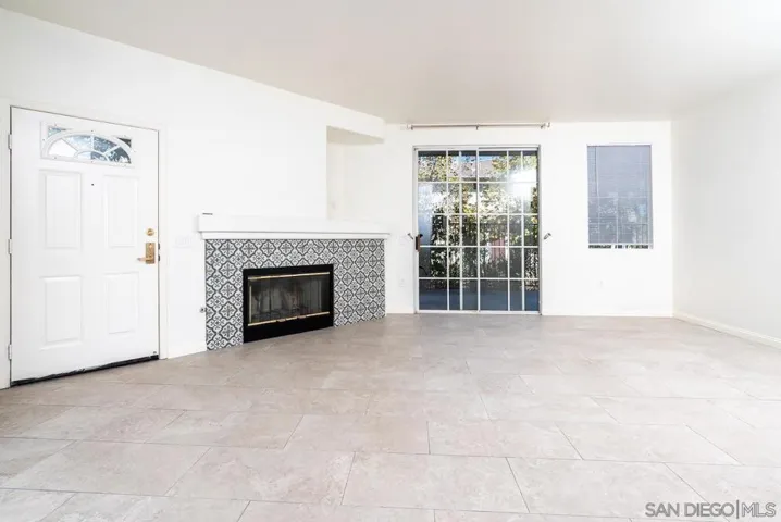 12080 Tivoli Park Row 4, San Diego, California 92128