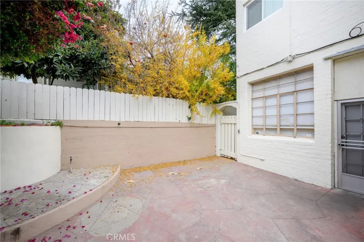 55 N Baldwin Avenue, Sierra Madre, California 91024