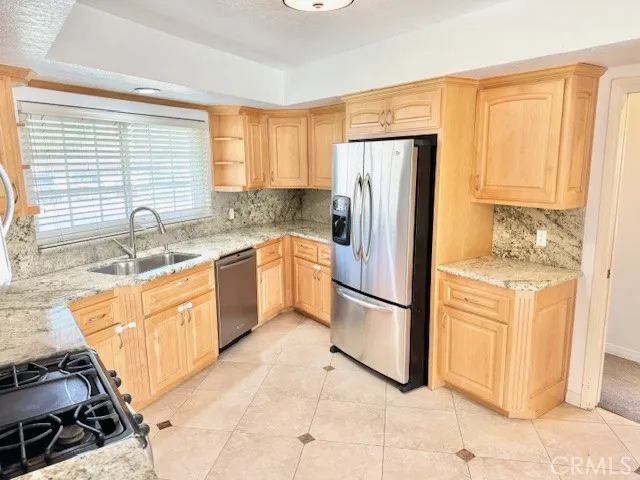 614 Lancer Lane, Corona, California 92879