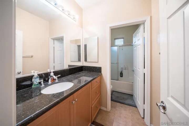 4096 Union Square Ln, San Diego, California 92105