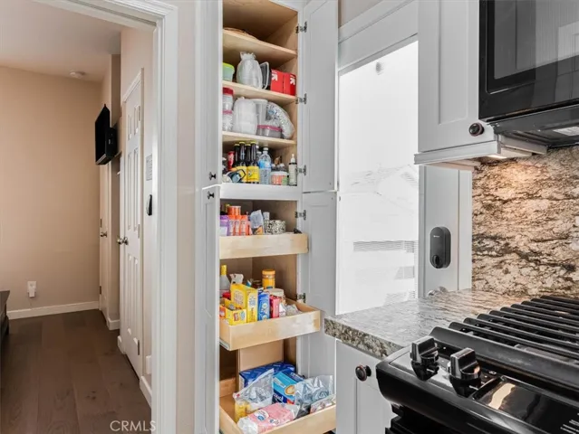 Now you see it (w/pull out shelves).