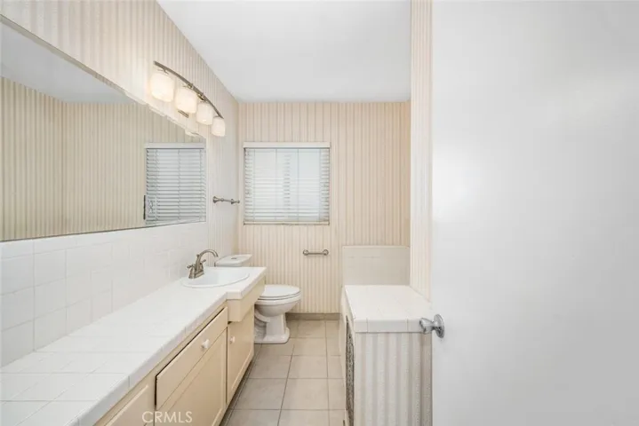 10644 Avonbury Avenue, Whittier, California 90603