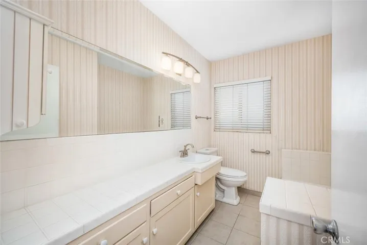 10644 Avonbury Avenue, Whittier, California 90603