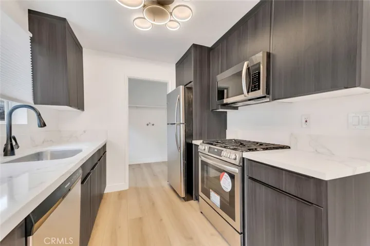 20159 Cohasset Street 3, Winnetka, California 91306
