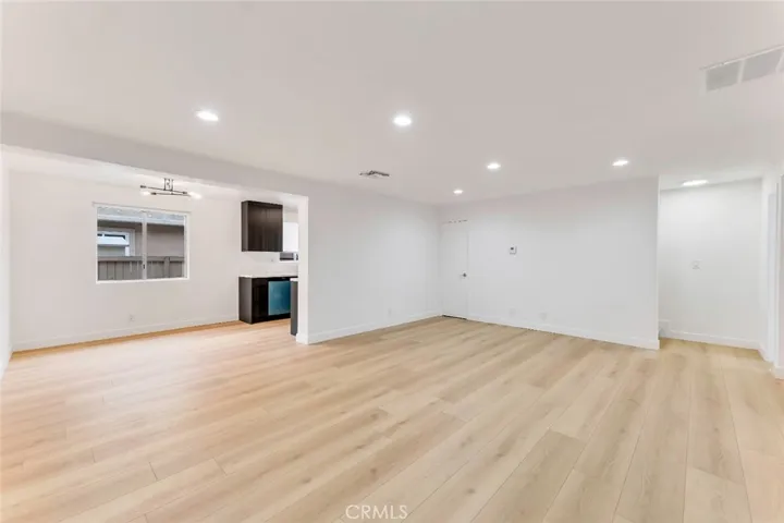 20159 Cohasset Street 3, Winnetka, California 91306