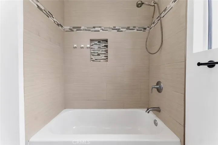 20159 Cohasset Street 3, Winnetka, California 91306