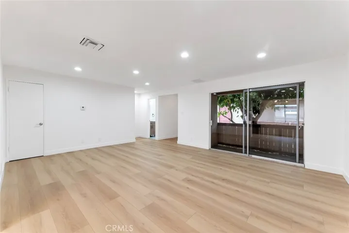 20159 Cohasset Street 3, Winnetka, California 91306