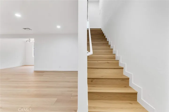 20159 Cohasset Street 3, Winnetka, California 91306