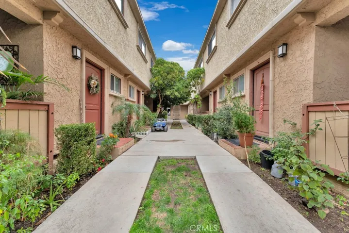 20159 Cohasset Street 3, Winnetka, California 91306