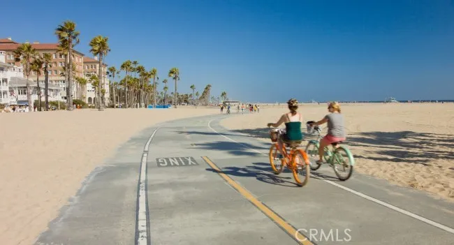 Property is a short drive or bike ride from world famous beaches