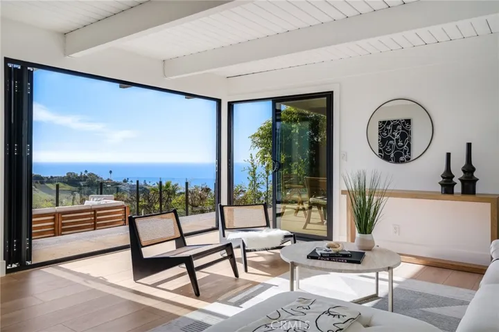 1593 Tahiti Avenue, Laguna Beach, California 92651