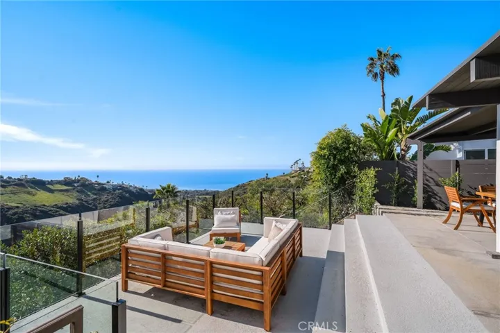 1593 Tahiti Avenue, Laguna Beach, California 92651