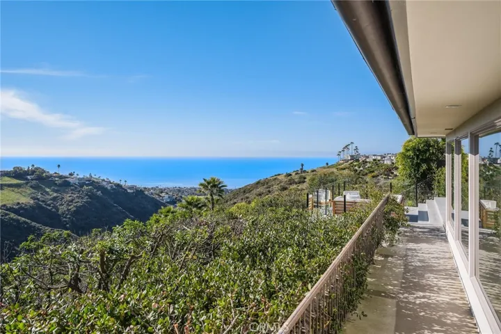 1593 Tahiti Avenue, Laguna Beach, California 92651