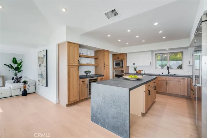 1593 Tahiti Avenue, Laguna Beach, California 92651