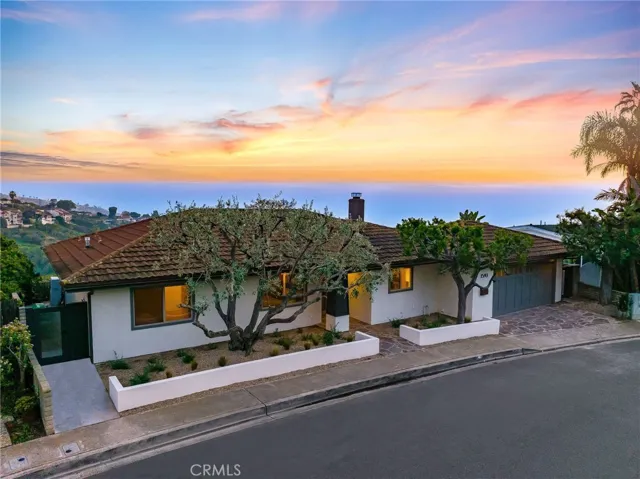 1593 Tahiti Avenue, Laguna Beach, California 92651