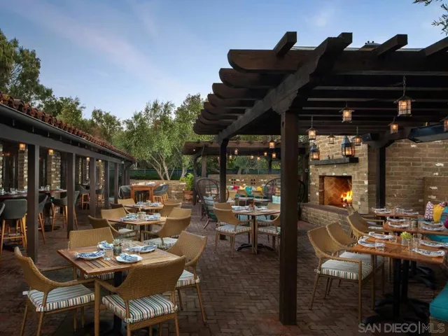 9629 Claiborne Sq, La Jolla, California 92037