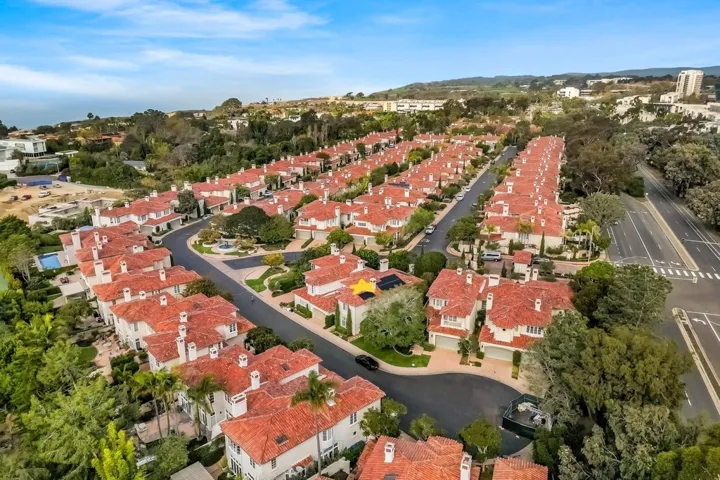 9629 Claiborne Sq, La Jolla, California 92037