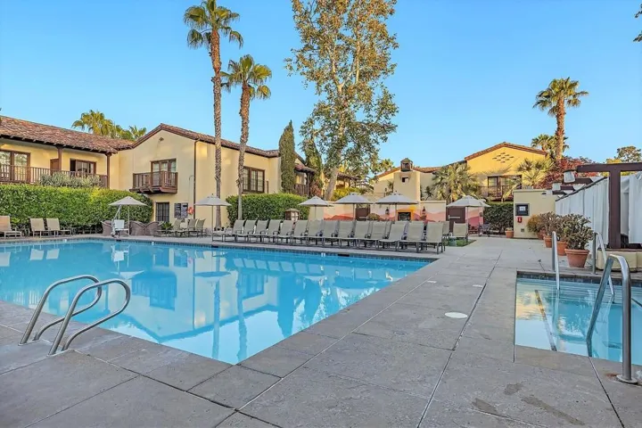 9629 Claiborne Sq, La Jolla, California 92037