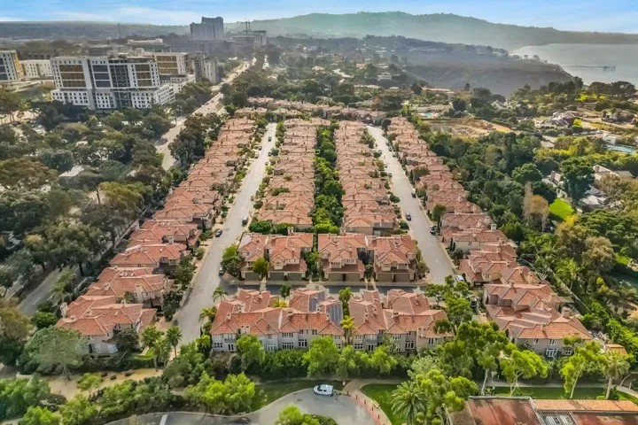 9629 Claiborne Sq, La Jolla, California 92037