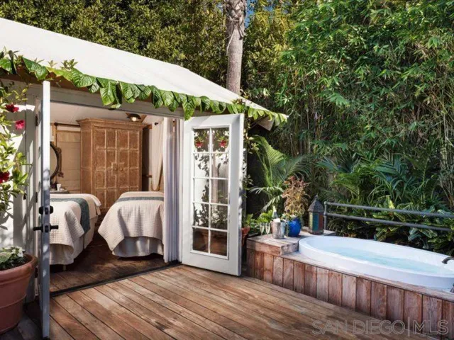 9629 Claiborne Sq, La Jolla, California 92037