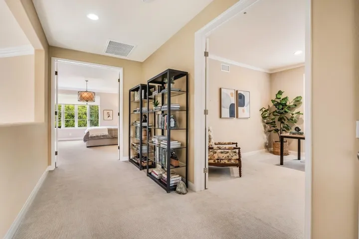 9629 Claiborne Sq, La Jolla, California 92037