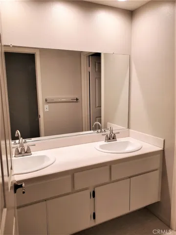 8 Cambridge, Irvine, California 92620