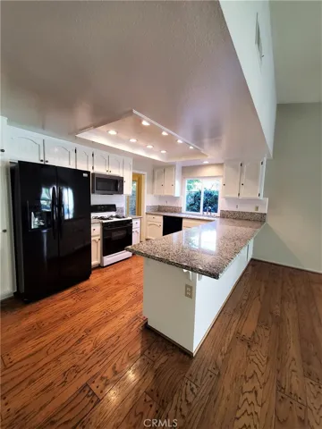 8 Cambridge, Irvine, California 92620