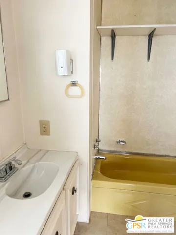 221 Safari Street, Palm Springs, California 92264